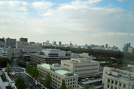 事務所の窓から